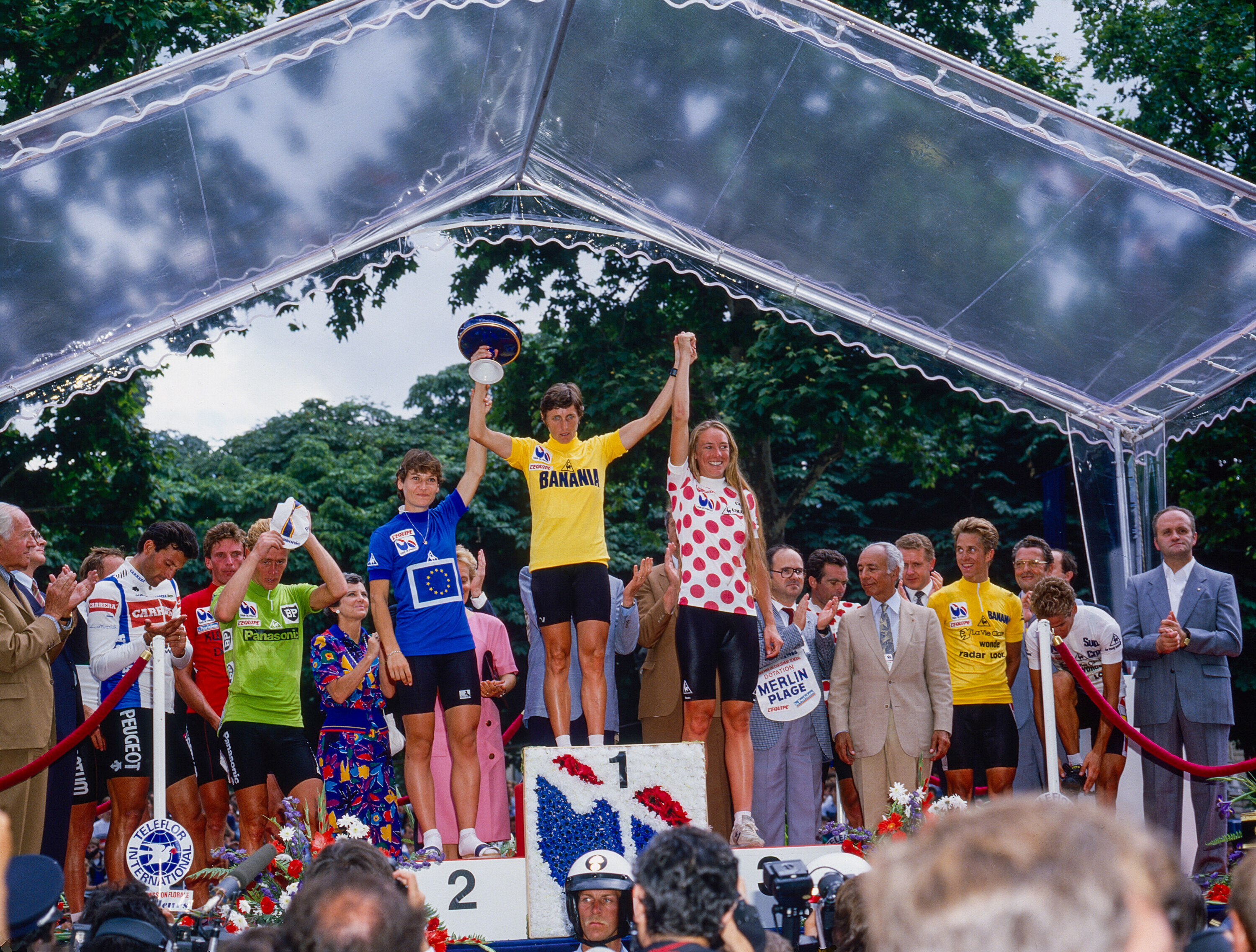 The podium ceremony of the Tour de France F&eacute;minin with the overall winner in the yellow jersey.